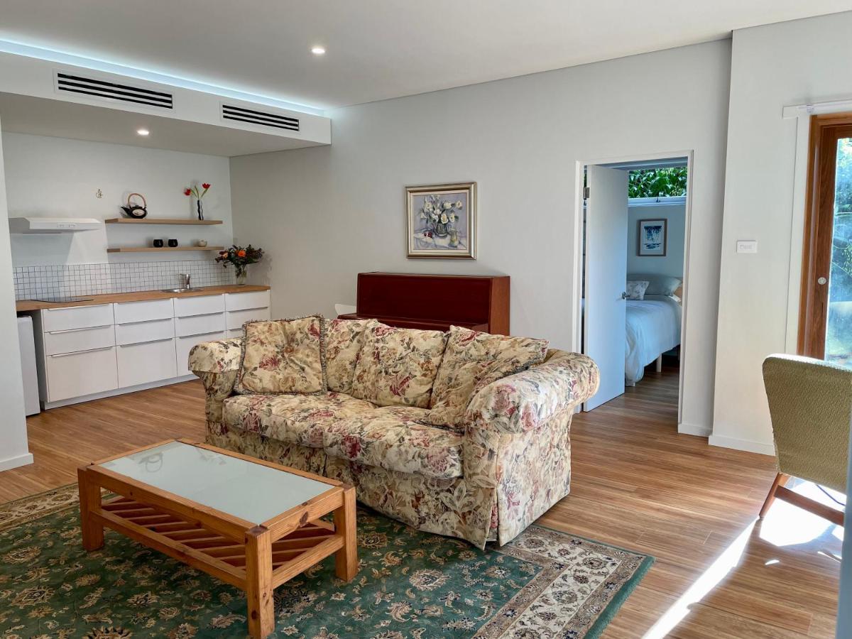 Tranquil Garden Apartment With Living Room Wollongong Extérieur photo
